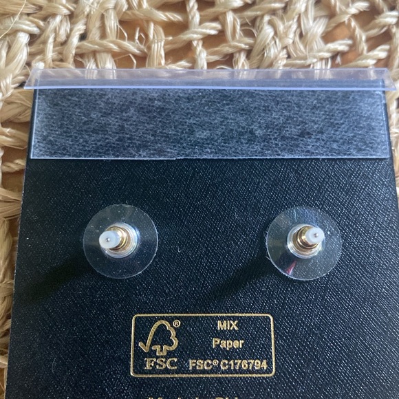 House of Harlow Double Heart Earrings - Picture 5 of 9